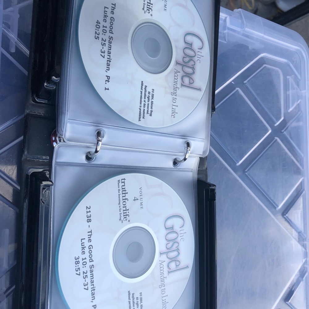 The Gospel According to St Luke: Volume 4 - Picture 8 of 12